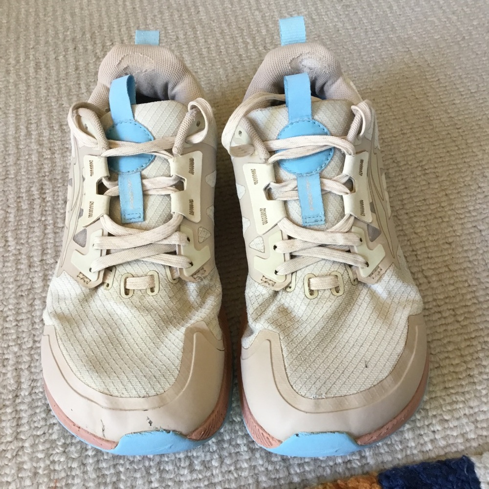 Altra woman’s  Beige and Light Blue Casual Sneakers